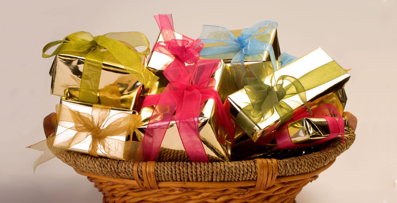 6 healthy gift basket ideas to inspire wellness in the year 2024.