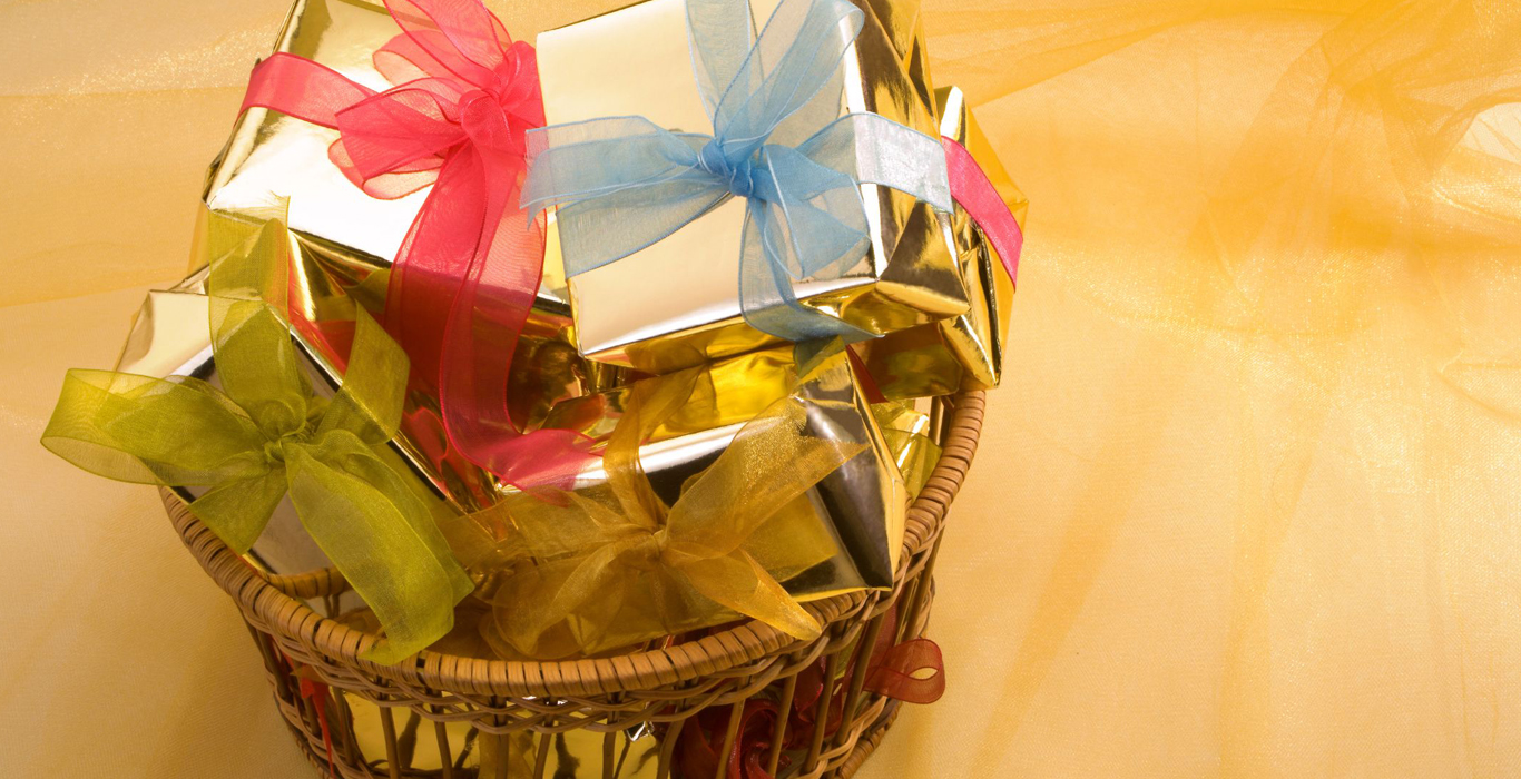 Top 8 creative and budget-friendly corporate gift ideas for small businesses.