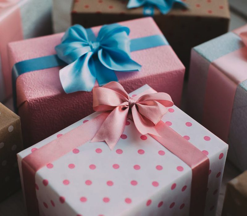 5 ways Good gifts can help in building good relationships with potential clients.